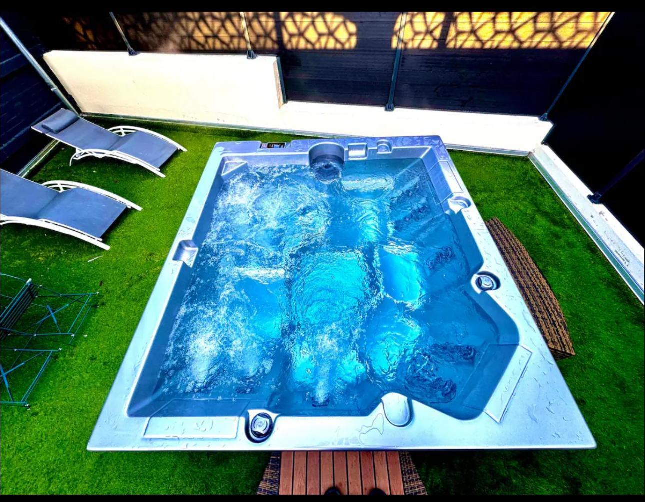 La Maison Du Faubourg Jacuzzi Vitry-le-Francois Exterior photo